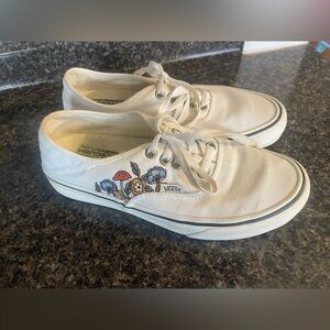 Vans Women’s Cream Sneakers with Floral Embroidery